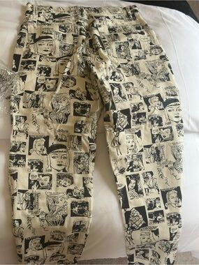 Reformation - Newspaper Jeans
Size 30
Worn less than 5 times